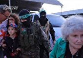 ببینید | مادر یکی از اسرای اسرائیلی: دولت اسرا را به خانه بیاورد
