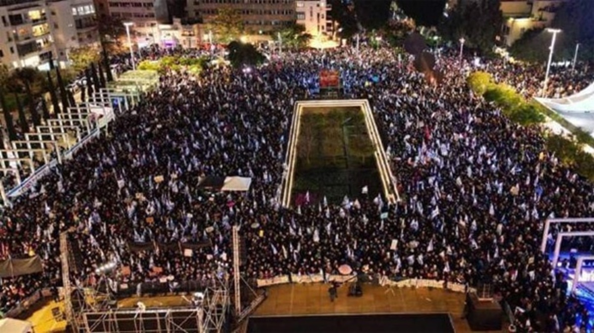 ده‌ها هزار نفر در پنجمین ماه پیاپی برای اعتراض به اصلاحات قضائی در سرزمین های اشغالی به خیابان‌ها آمدند.